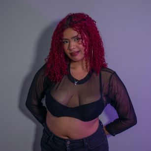 Model - Idun Brunette sexy