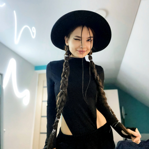 Model - radmoon69 loving