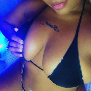 Model - KeniaMuller bigass