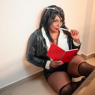 Model - KeniaMuller dirty