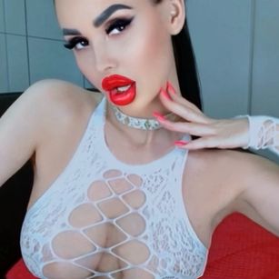 Model - SweetLanaShine sexy