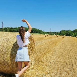 Model - KieraBoone feet