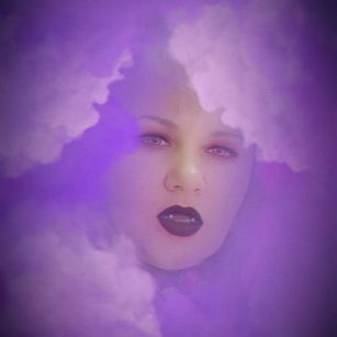 Model - Nikky March curvy