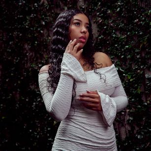 Model - NicollWins heels