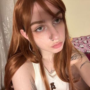 Model - mary jane piercing