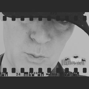 Model - roaringkitty nudes