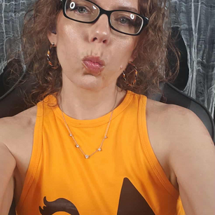 Model - Sara Desire XO milf