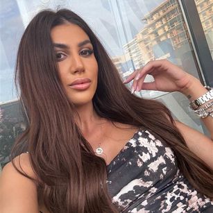 Model - AnneBelle feet