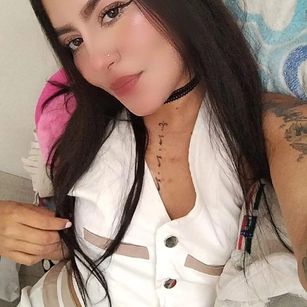 Model - JoyHills blowjob