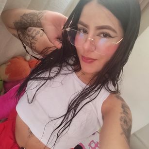 Model - JoyHills blowjob