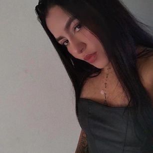 Model - JoyHills feet