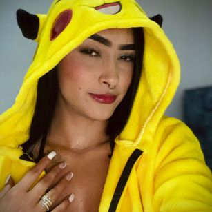 Model - Elisa Peters masturbation