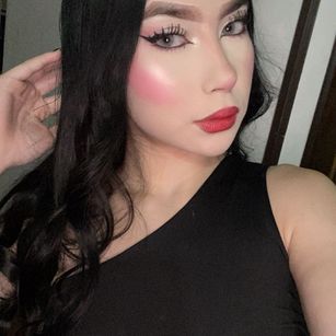 Model - BellaDalthon sexchat