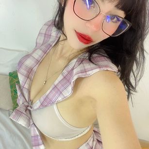 Model - bella star cute