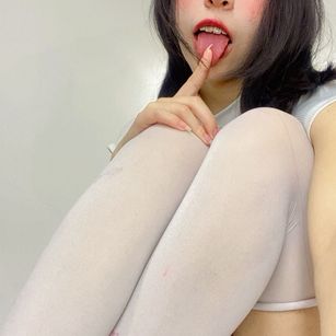 Model - bella star petite