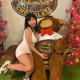 Model - bella star young