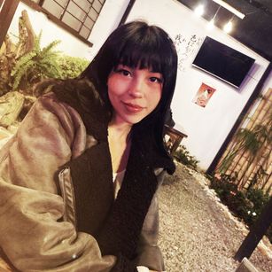 Model - bella star cum