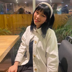 Model - bella star cum