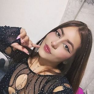 Model - JoyHills blowjob