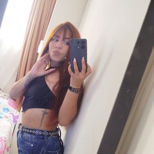 Model - JoyHills blowjob