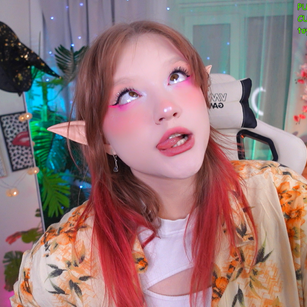 Model - Sonya lovely