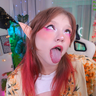 Model - Sonya Blonde