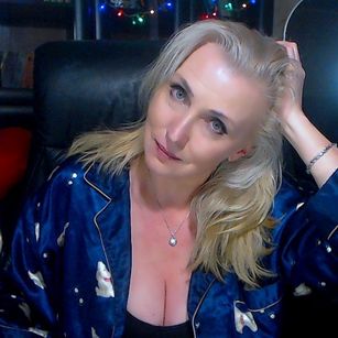 Model - NightBeauty milf