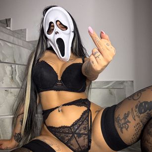 Model - GipsyGoddess feet