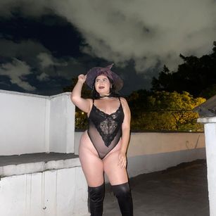 Model - Anahi Vega fastresponse