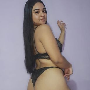 Model - YoungLizzyy WildKinky