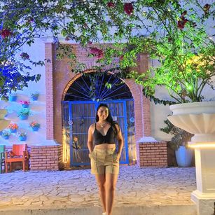 Model - Iris Moira sexy