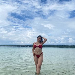 Model - Iris Moira pantyhose