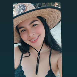 Model - Iris Moira latina