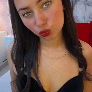 Model - EimyKim Feet