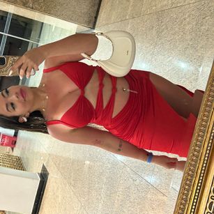 Model - Nicol Rocci nylons