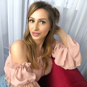 Model - LilliBloom slim