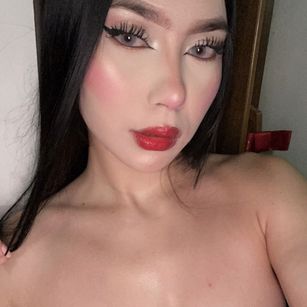 Model - BellaDalthon 18