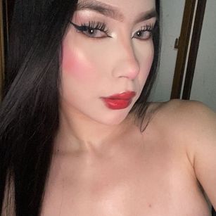 Model - BellaDalthon webcam