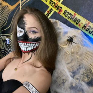 Model - Pamela smallass