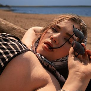 Model - Kity masturbation