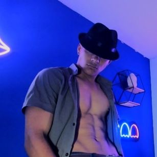 Model - wyatt bigcock