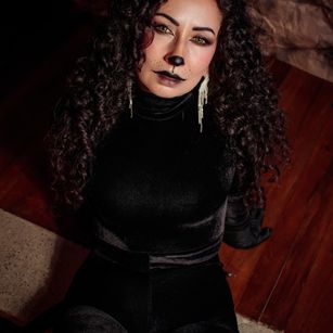 Model - SamanthaAntolin squirt