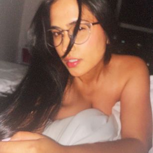 Model - ADARA GOMEZ heels