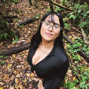 Model - ADARA GOMEZ heels