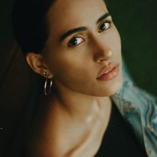 Model - ADARA GOMEZ squirting