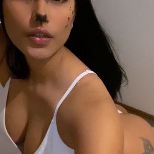Model - ADARA GOMEZ bigboobs