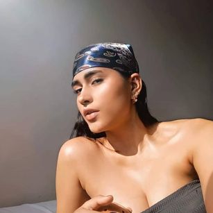 Model - ADARA GOMEZ heels