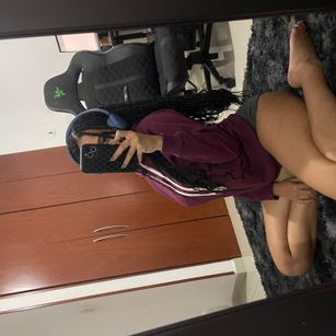 Model - Mia Cinnamon findom