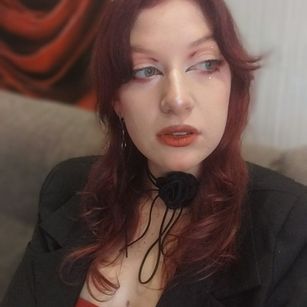 Model - Lily_Ember heels