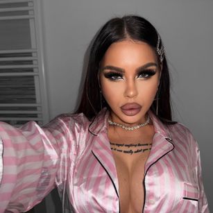 Model - NaomyBlackBarbie Lovense